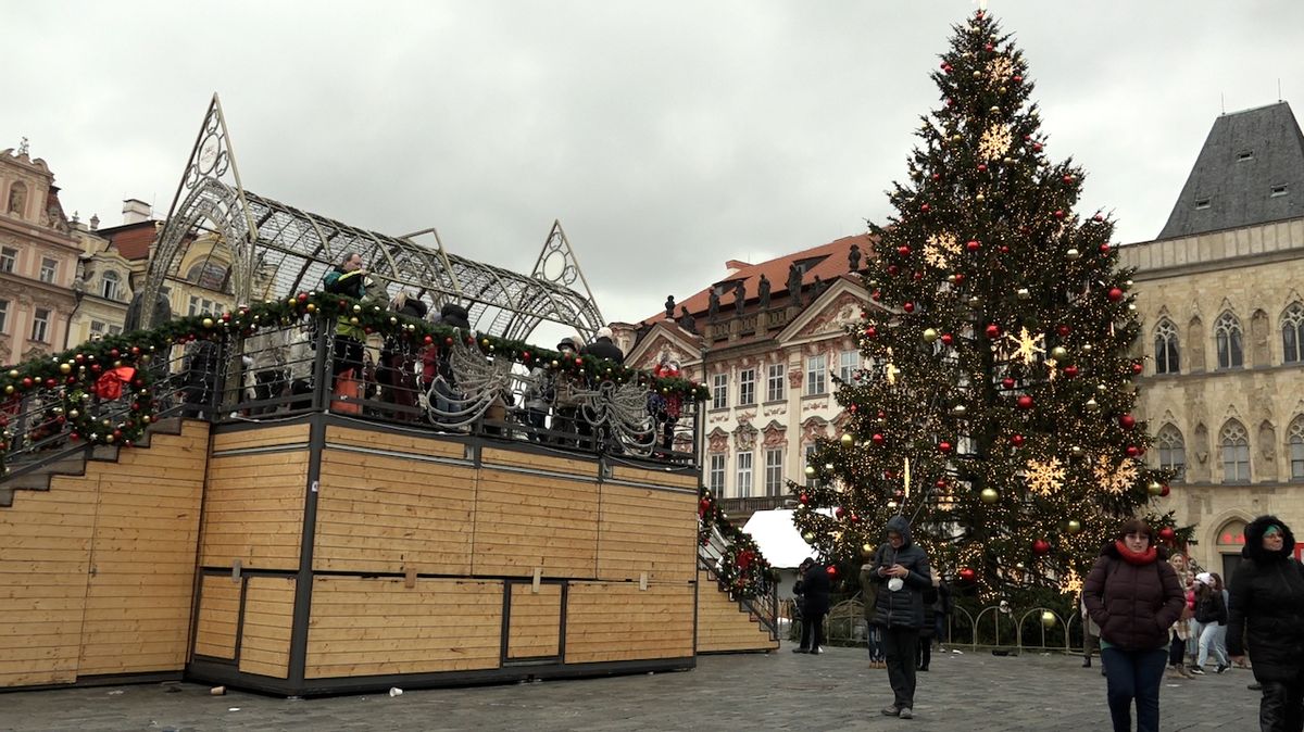 Vánoční strom na Staroměstském náměstí bude sloužit dobré věci